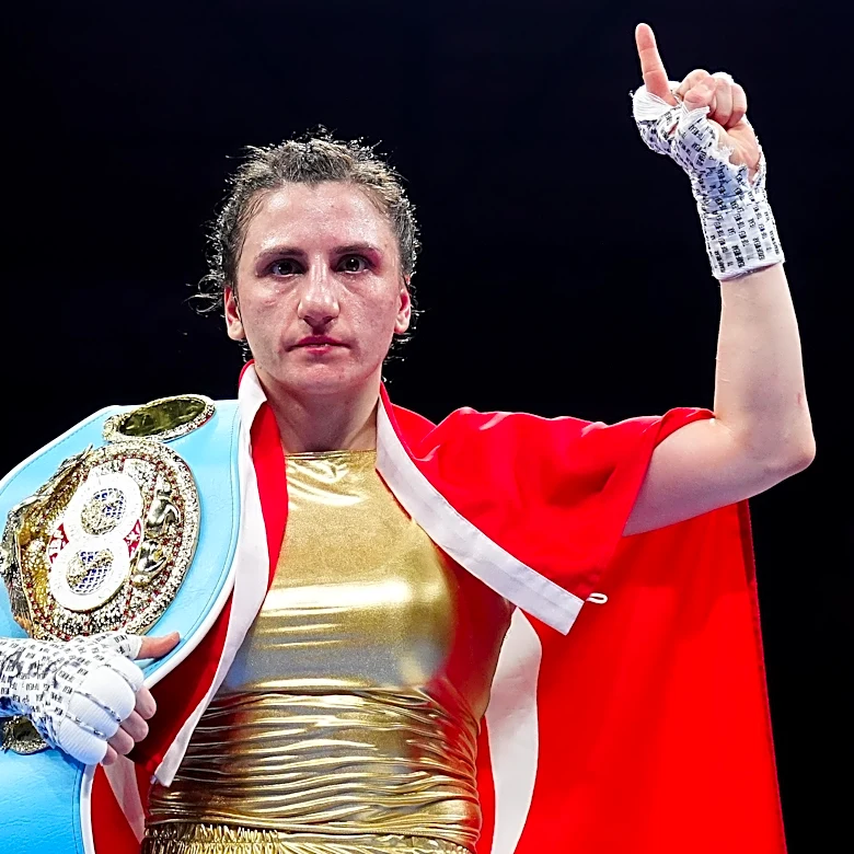 Elif Nur Turhan signs with Most Valuable Promotions
