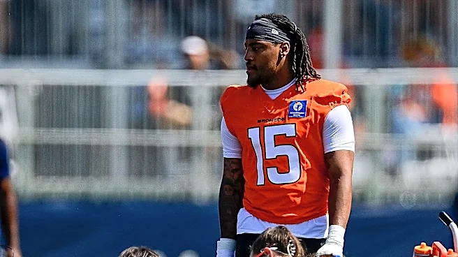 Nik Bonitto talks leadership, hypes up second-year edge rusher Que Robinson