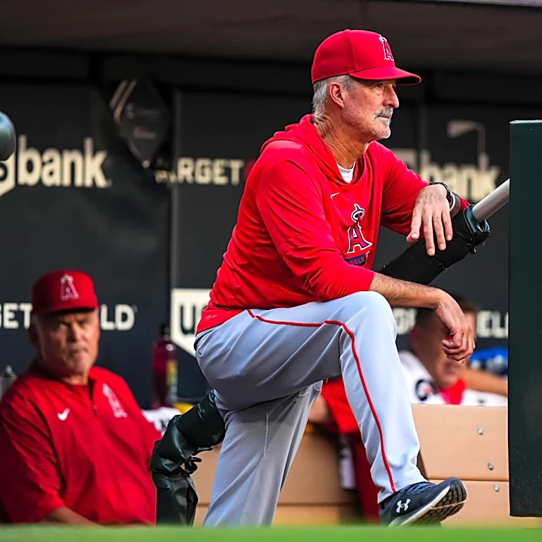 Mariners News: Dan Wilson, Rob Refsnyder, and Mike Maddux