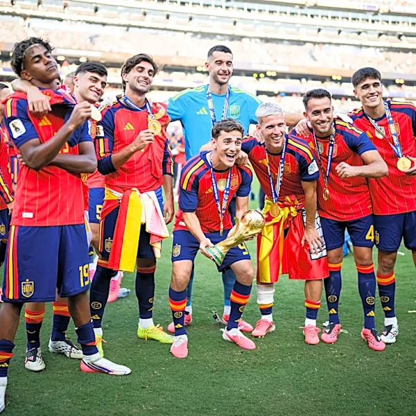Ferran Torres absent as Lamine Yamal and Spain World Cup winners return to Barcelona