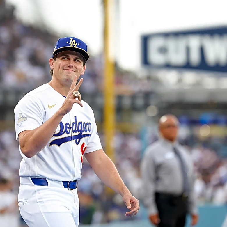 Dodgers call up Landon Knack amid heavy bullpen usage