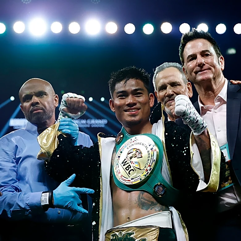 Mark Magsayo vs Andres Cortes opens Garcia vs Benn main card