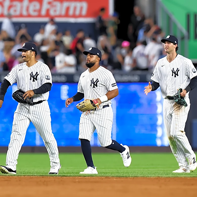 Yankees’ offense finally breaks through, clubs Mariners to win series