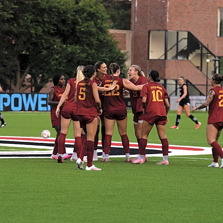 Cyclone Soccer defeats Omaha