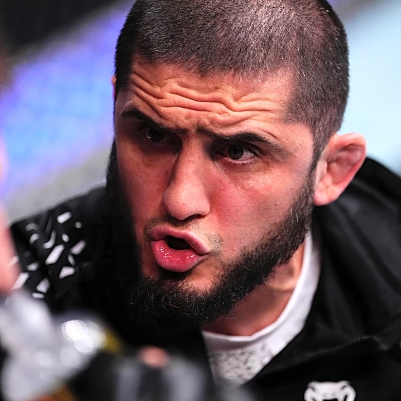 Video: UFC 330’s Islam Makhachev frustrated by pushy fan demanding autograph