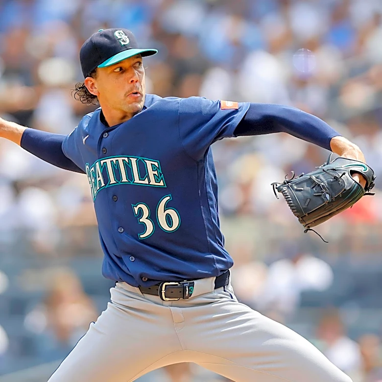 Yankees leave bats at home, drop drowsy finale to Mariners