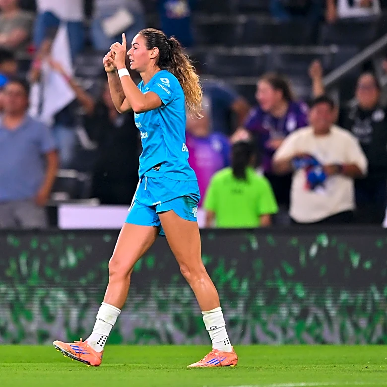 Liga Femenil BBVA: An unstoppable Club América, a coach is sacked two weeks into the tournament, a Rayadas legend retires, and Tigres and Pachuca r...