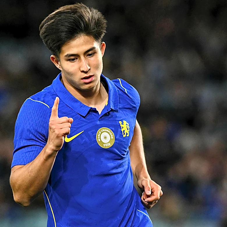 Official: Burnley sign Dastan Satpayev on loan from Chelsea