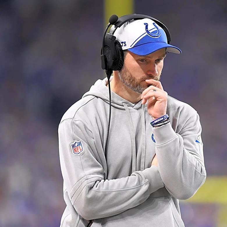 Colts ST coordinator Brian Mason has significant knee injury after close of game collision