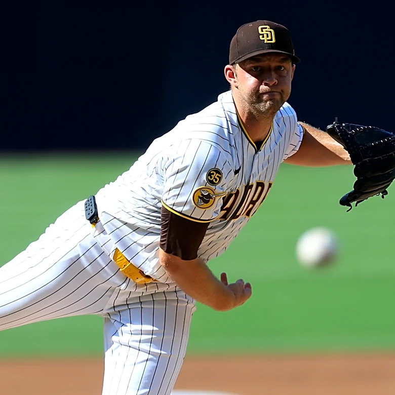 Padres take win streak on road to open 3-game set with Guardians