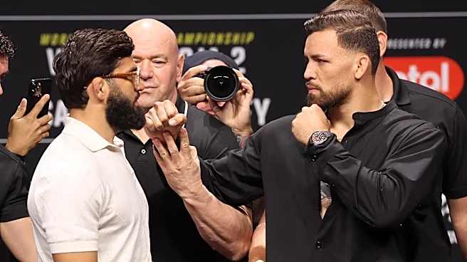 Dana White intervenes to prevent faceoff shenanigans between Arman Tsarukyan and Mauricio Ruffy