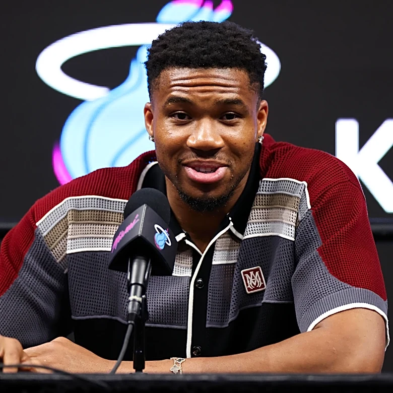 Bucks Reacts Survey Results: Majority of fans agree with Horst waiting on Giannis