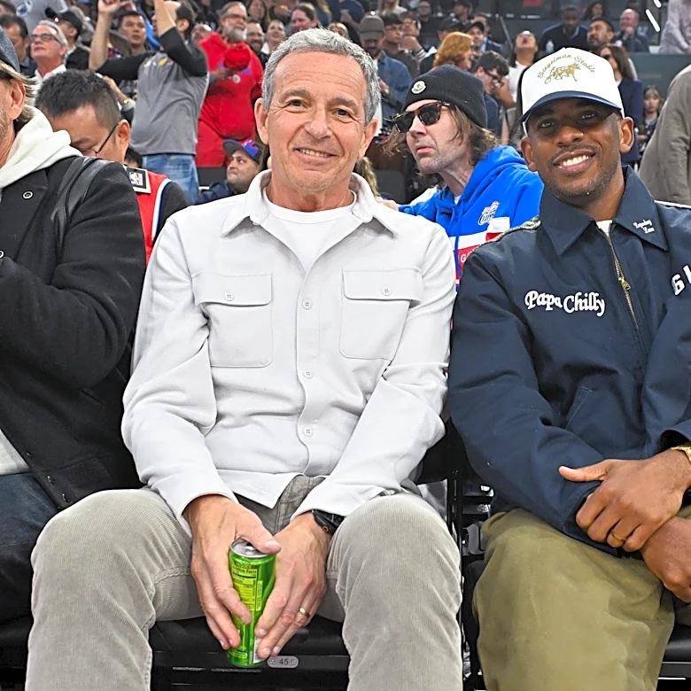 Should Chris Paul be part of Lakers’ front office?