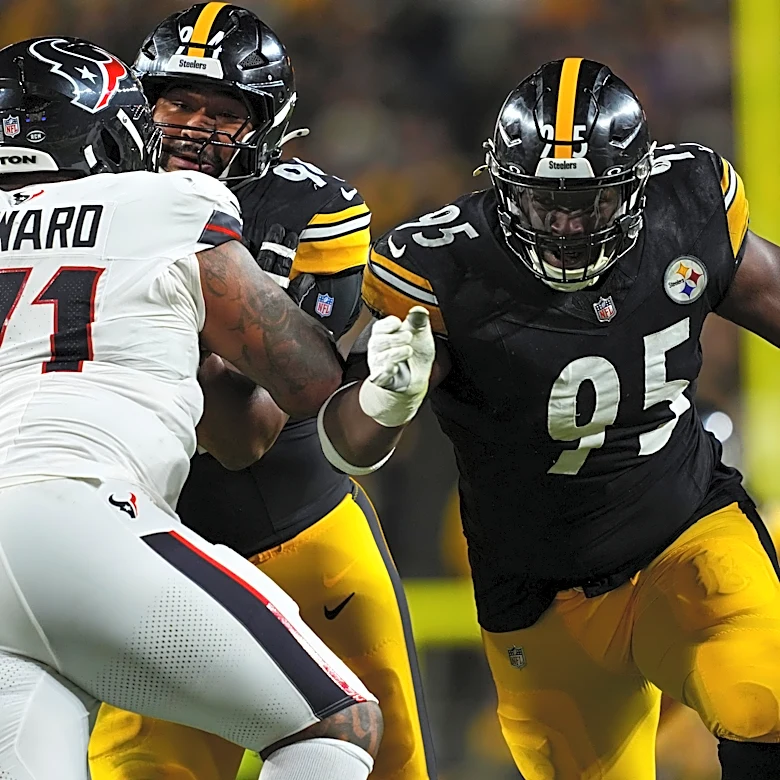Steelers sign DT Keeanu Benton to $72 million extension