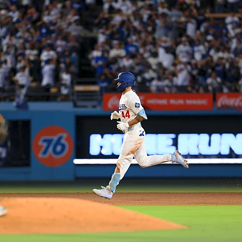 Yoshinobu Yamamoto shines as Dodgers hold late 3-1 lead over Brewers to tie series