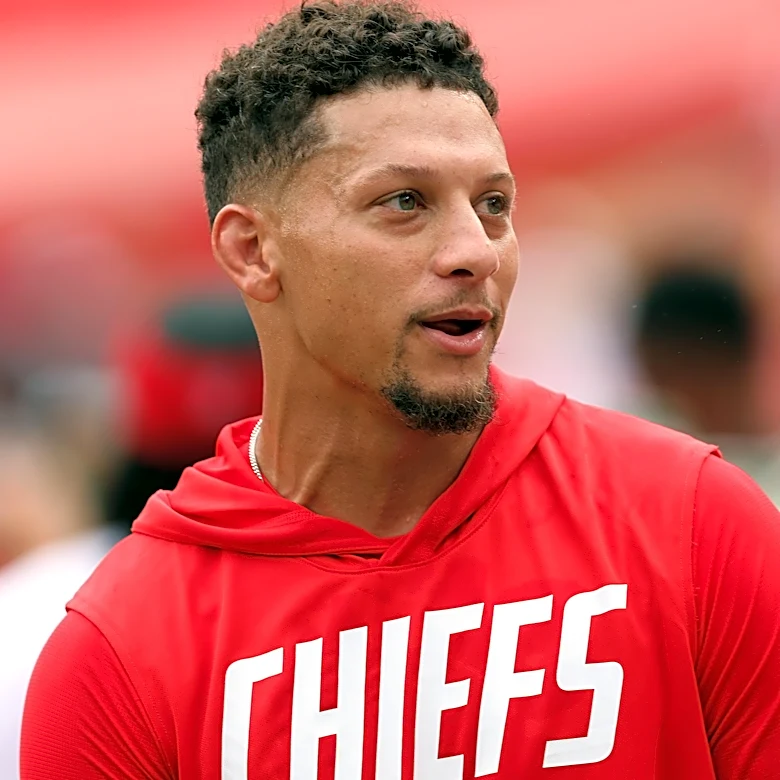 Patrick Mahomes was on the field throwing before Saturday’s game