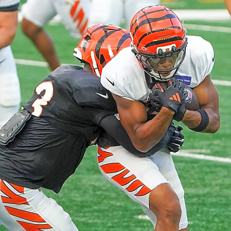 Twitter recap: B.J. Hill returns, but Dax Hill remains out