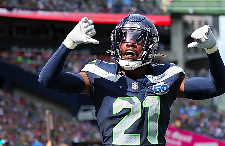 ESPN: Witherspoon signs record $132 million extension with Seahawks