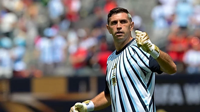 Reports: Juventus make new offer for Emi Martinez as Zion Suzuki secures Aston Villa move