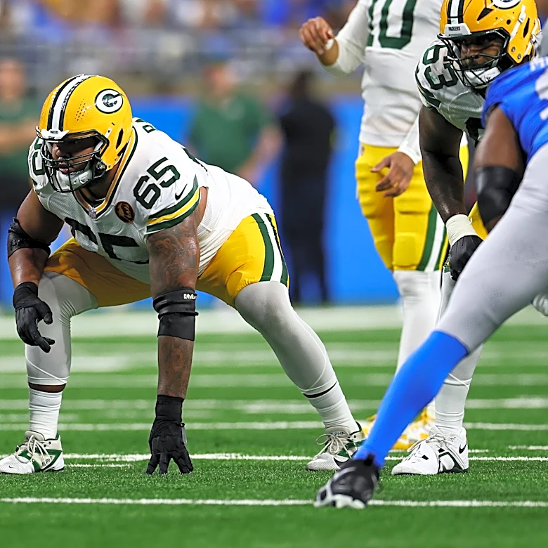 Aaron Banks did not have knee surgery
