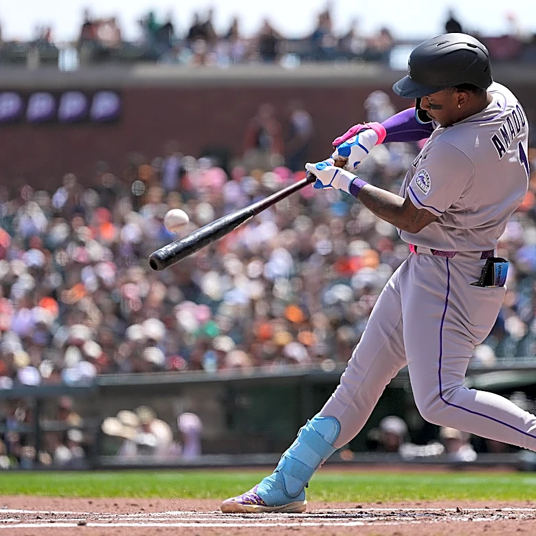 Rockies keep fighting, pull away from Giants in 13-7 win