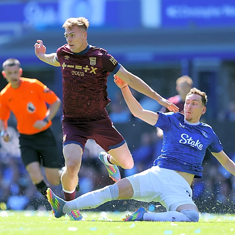 Monday’s Everton News: Hackney ready for season, Grealish returns