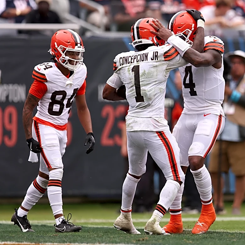 Cleveland Browns news: QB competition update, Za’Darius Smith returning? Bills schedule