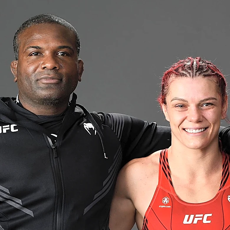 Din Thomas flamed for turning his back on Gillian Robertson after her UFC 330 loss: ‘Stand behind your fighter’