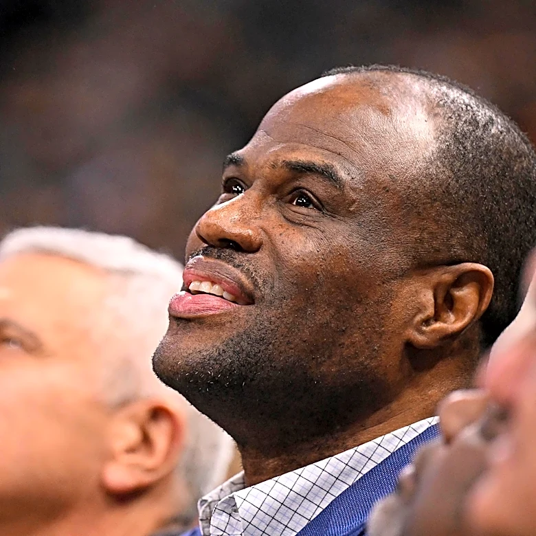 Open Thread: Video of David Robinson playing bass goes viral