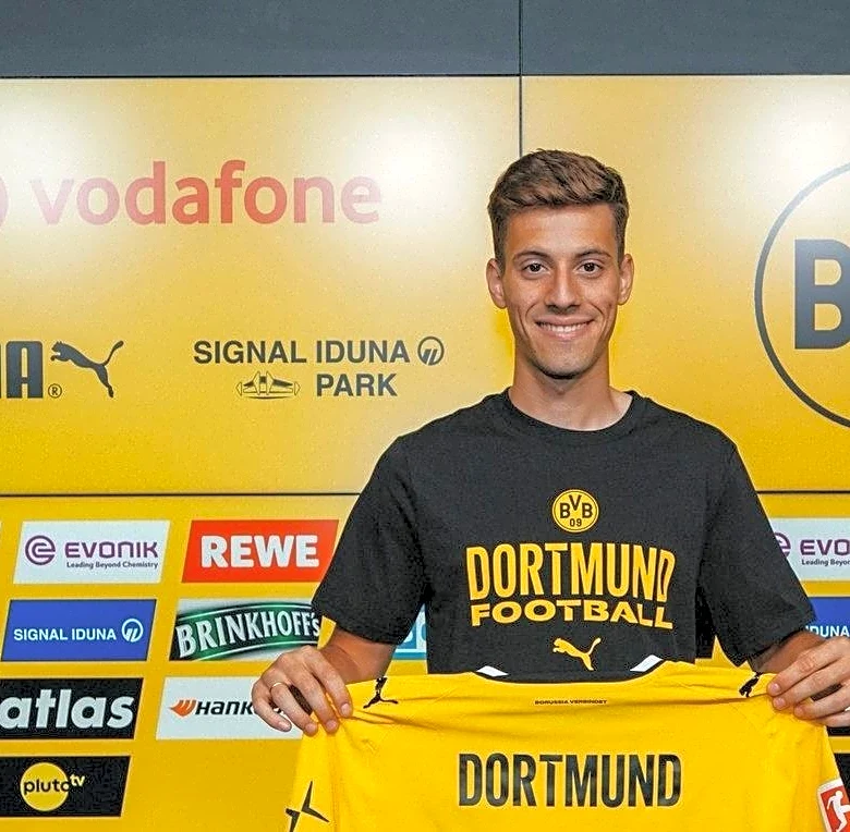 Official: BVB Sign Giannis Konstantelias
