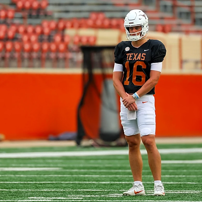 Longhorns Daily News: Four Texas players earn Walter Camp Player of the Year watch list nod
