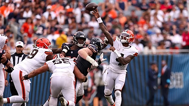 Chicago Bears News: Bears sign Marcus Davenport, take day off practice