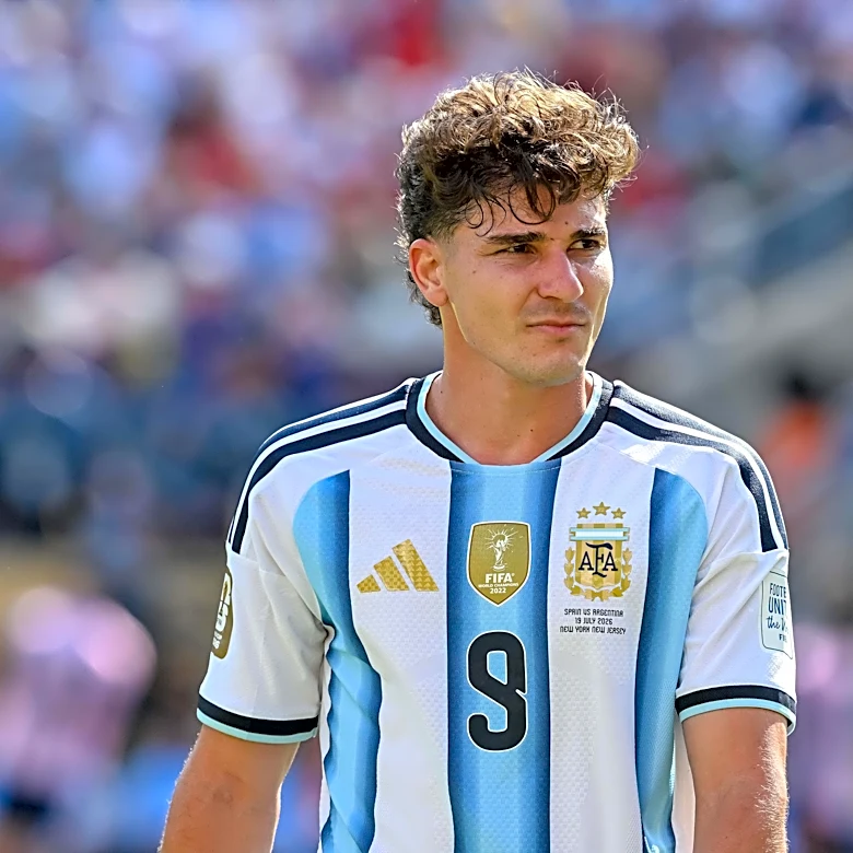 Time ticking as Barcelona ready to activate Julian Alvarez Plan B in ‘two or three days’