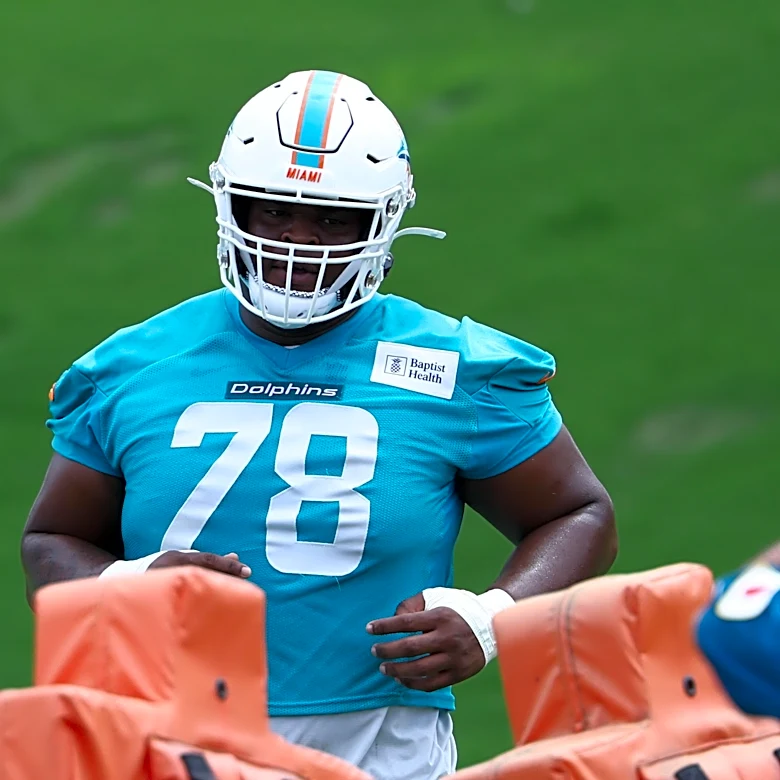 Dolphins defensive tackle Kenneth Grant to miss time with injury