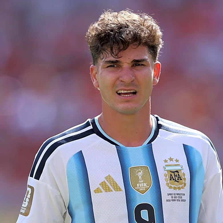 Should Barcelona give up on Julian Alvarez?