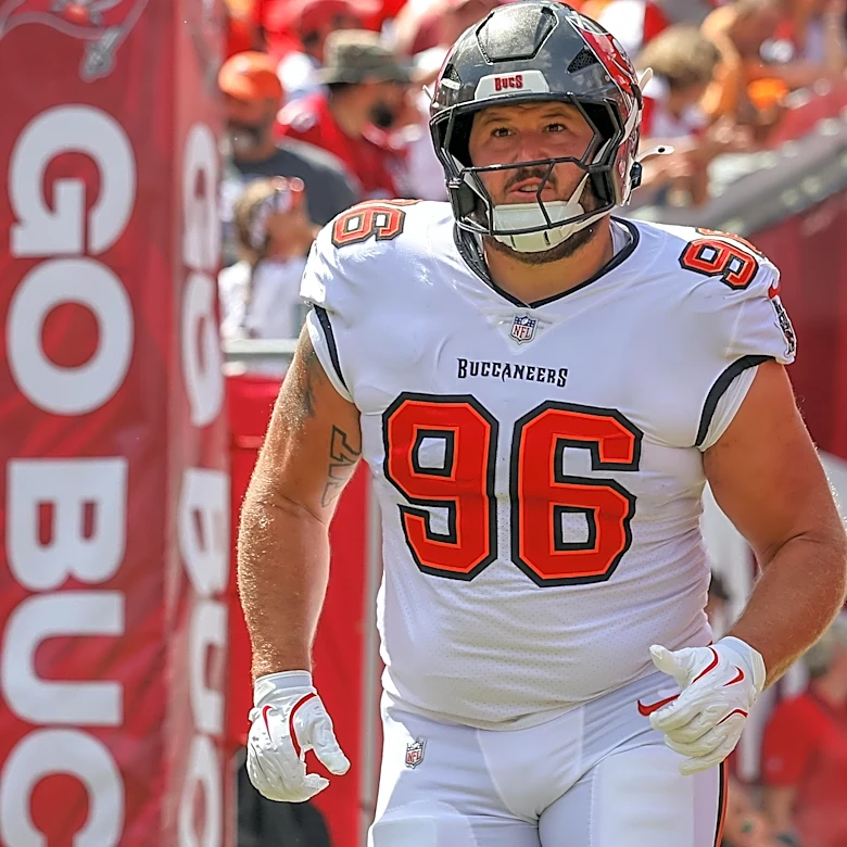 Buffalo Bills sign bolster defensive line with former Bucs nose tackle