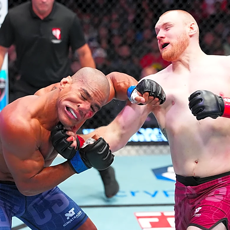 Highlights: Alik Lorenz finds redemption, smokes Mahamed Aly in under three minutes