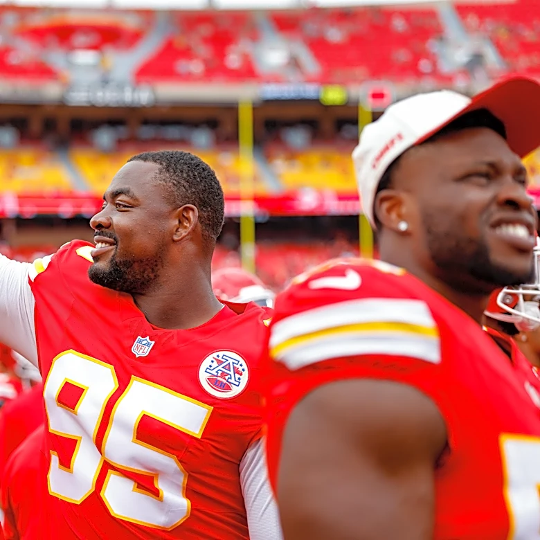 Chiefs Mailbag: Why did Chris Jones and Kenneth Walker dress Saturday?