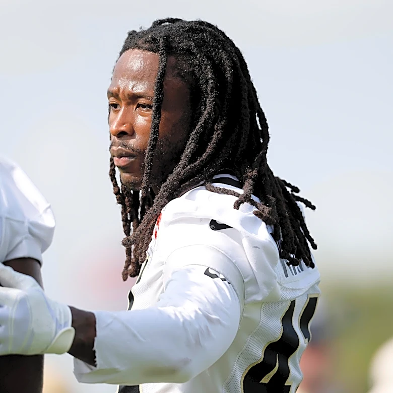 Saints RB Alvin Kamara set to miss at least the next month due to injury