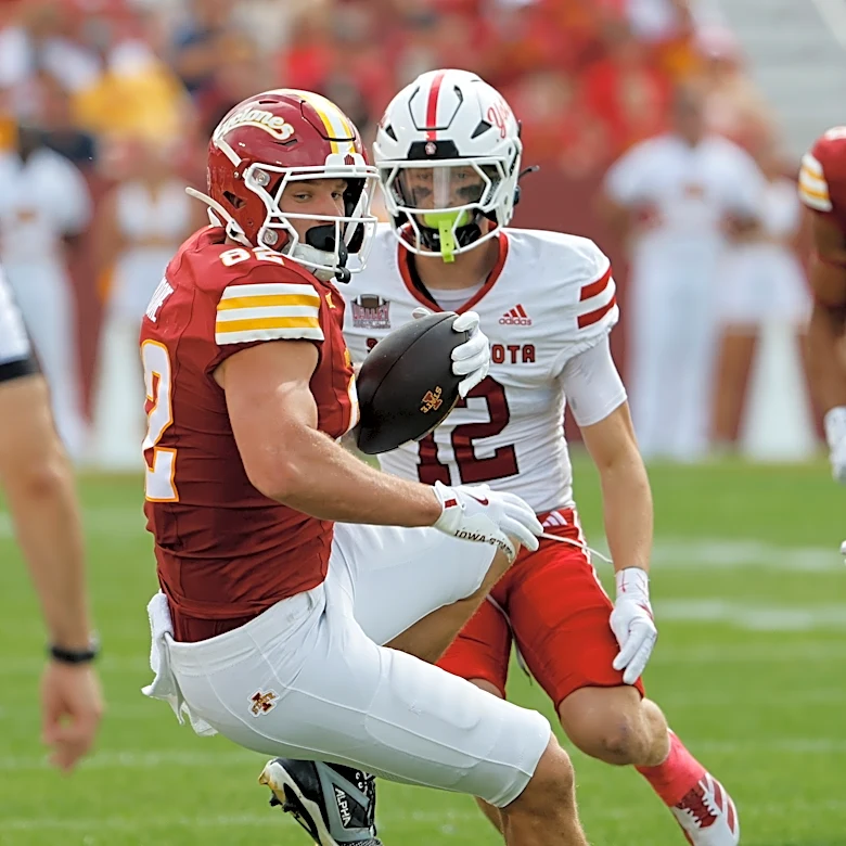 Colts sign Tyler Moore