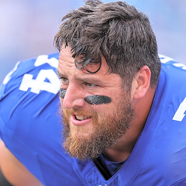 What attracted Patriots to free agent signing Greg Van Roten