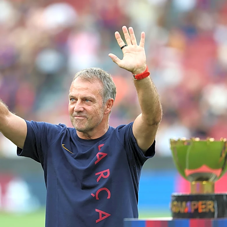 ‘We are looking for a No.9’ – Hansi Flick trusts Deco to sign a striker for Barcelona