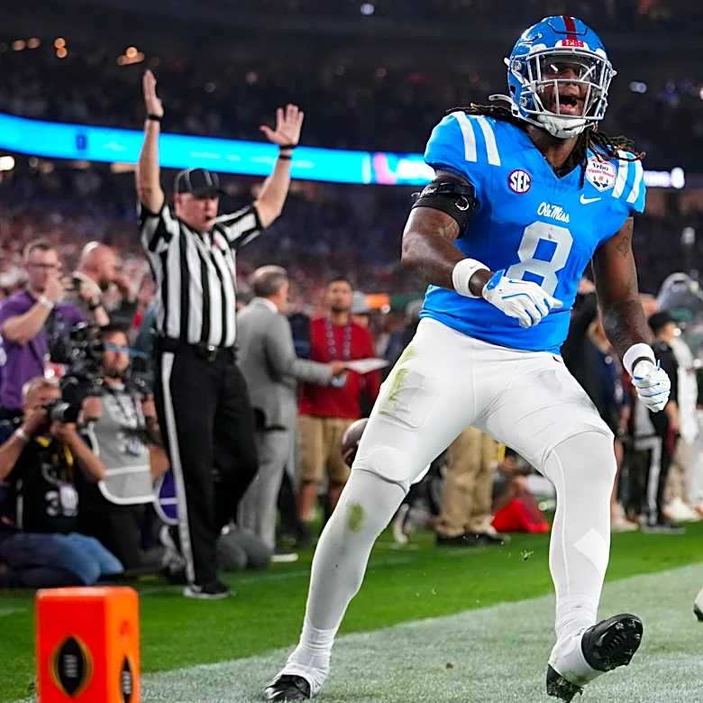 Browns tight end now eligible to return to college football, been away from training camp