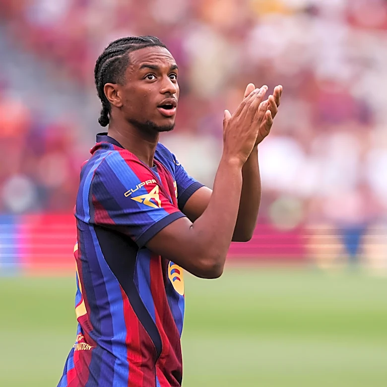 ‘I know there’s a lot of talk’ – Alejandro Balde reacts to Barcelona exit rumors