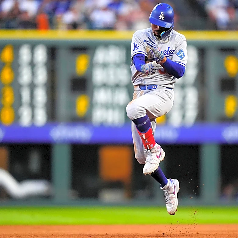 Freddie Freeman, Mookie Betts lead 10th inning charge, Dodgers sweep Rockies