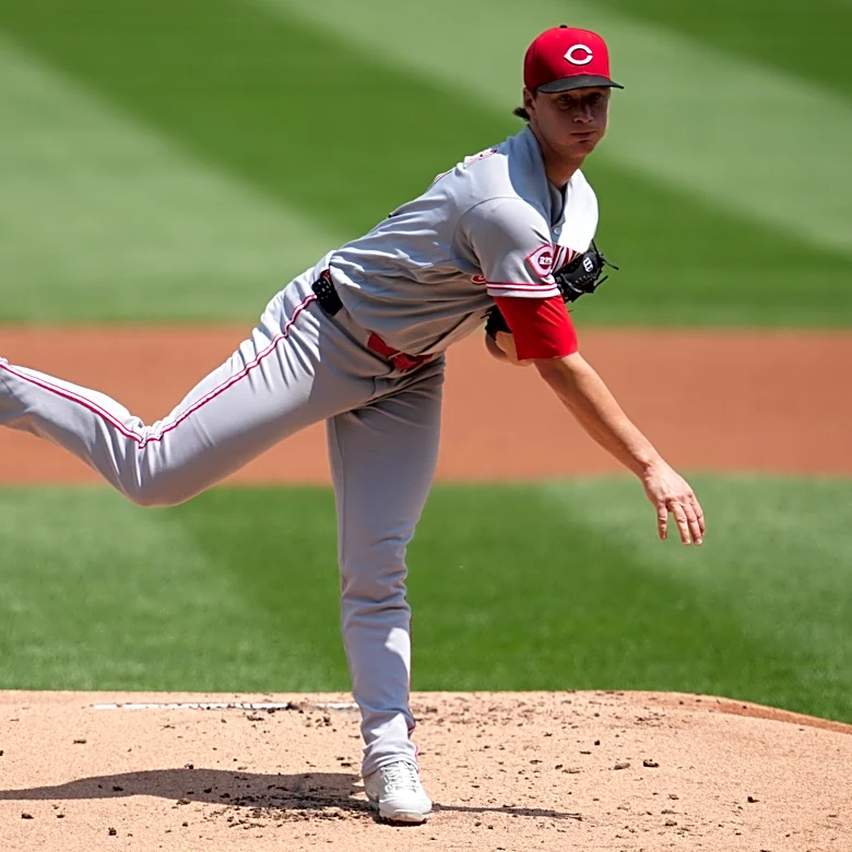 Cincinnati Reds vs. St. Louis Cardinals – Brady Singer vs. Michael McGreevy