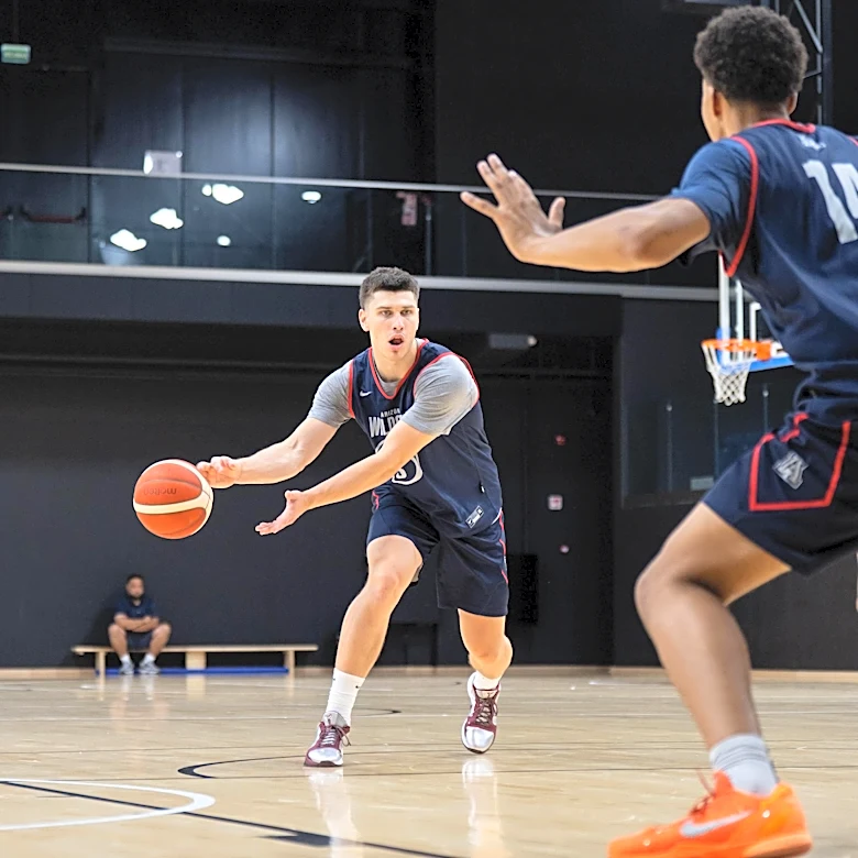 Arizona men’s basketball bounces back with dominant win over Ukraine national team
