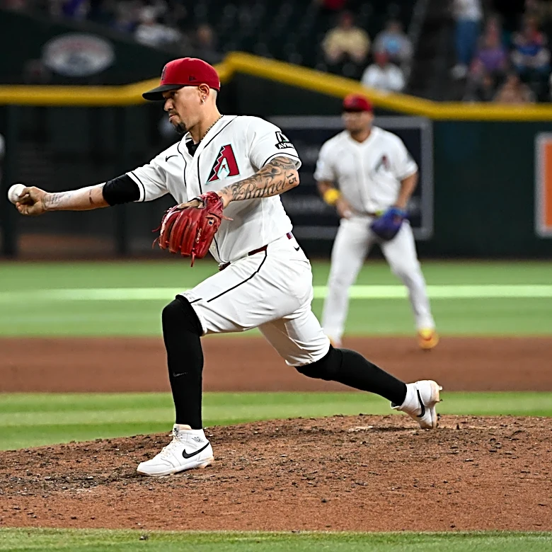 Walk-off hits, then pitching – pulling an Ildemaro Vargas