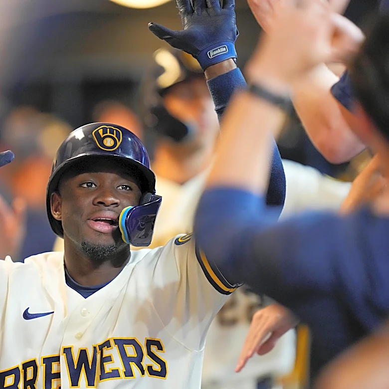 Brewers Reacts Survey Results: With roughly one month of baseball to go, how will the Brewers finish?