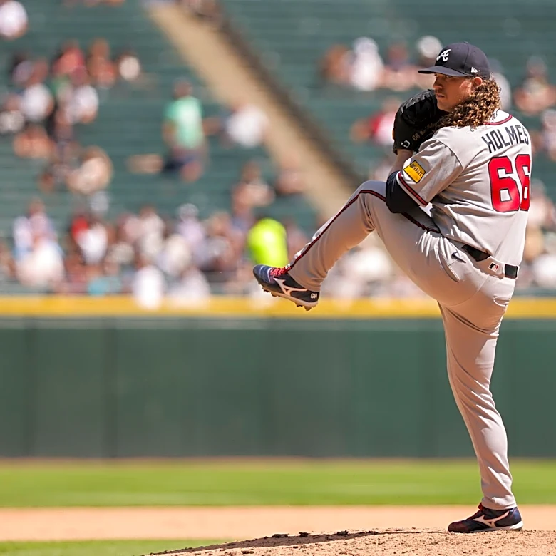 Grant Holmes and the Braves shut out the White Sox to avoid a postponed sweep, 2-0